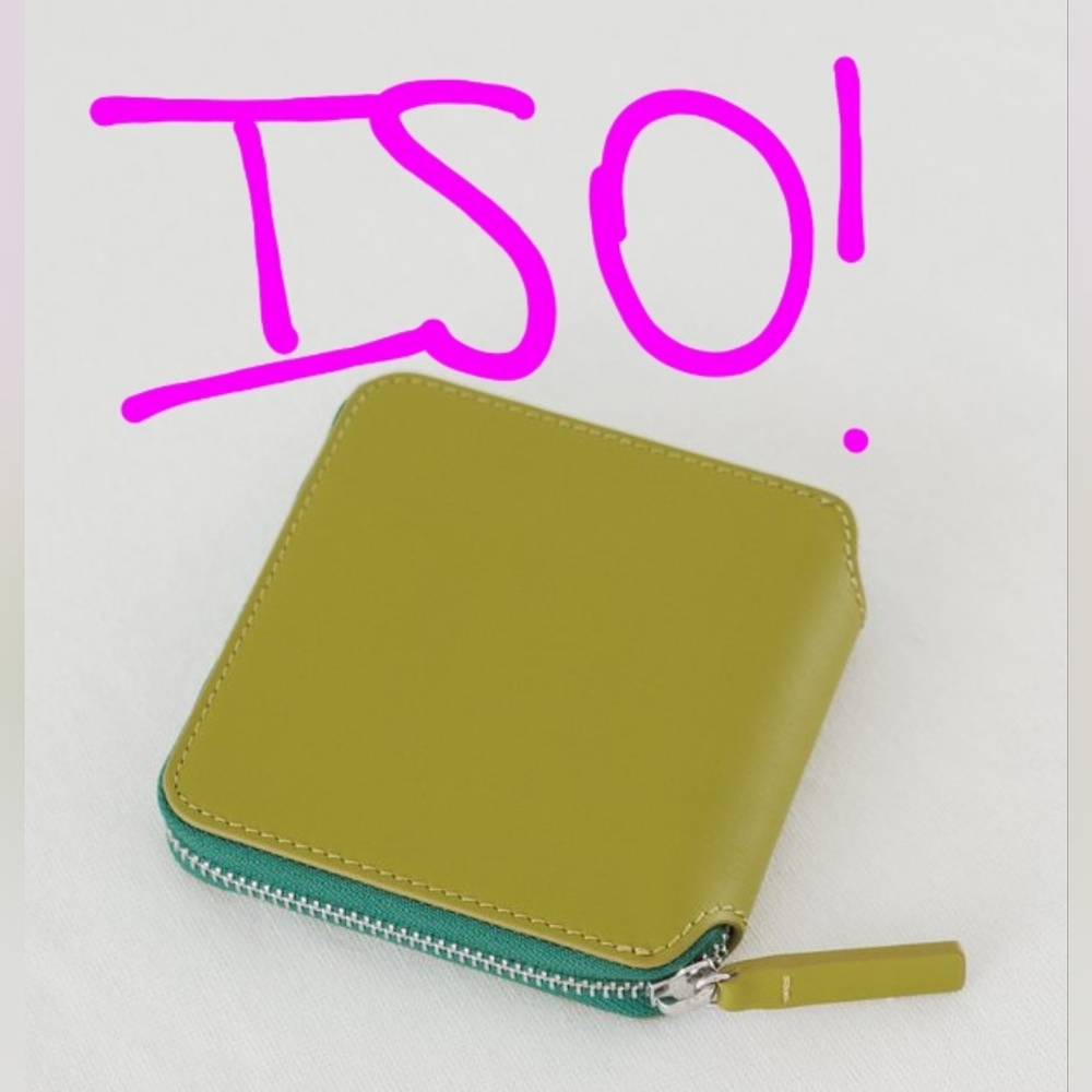 ISO Baggu wallet!!!